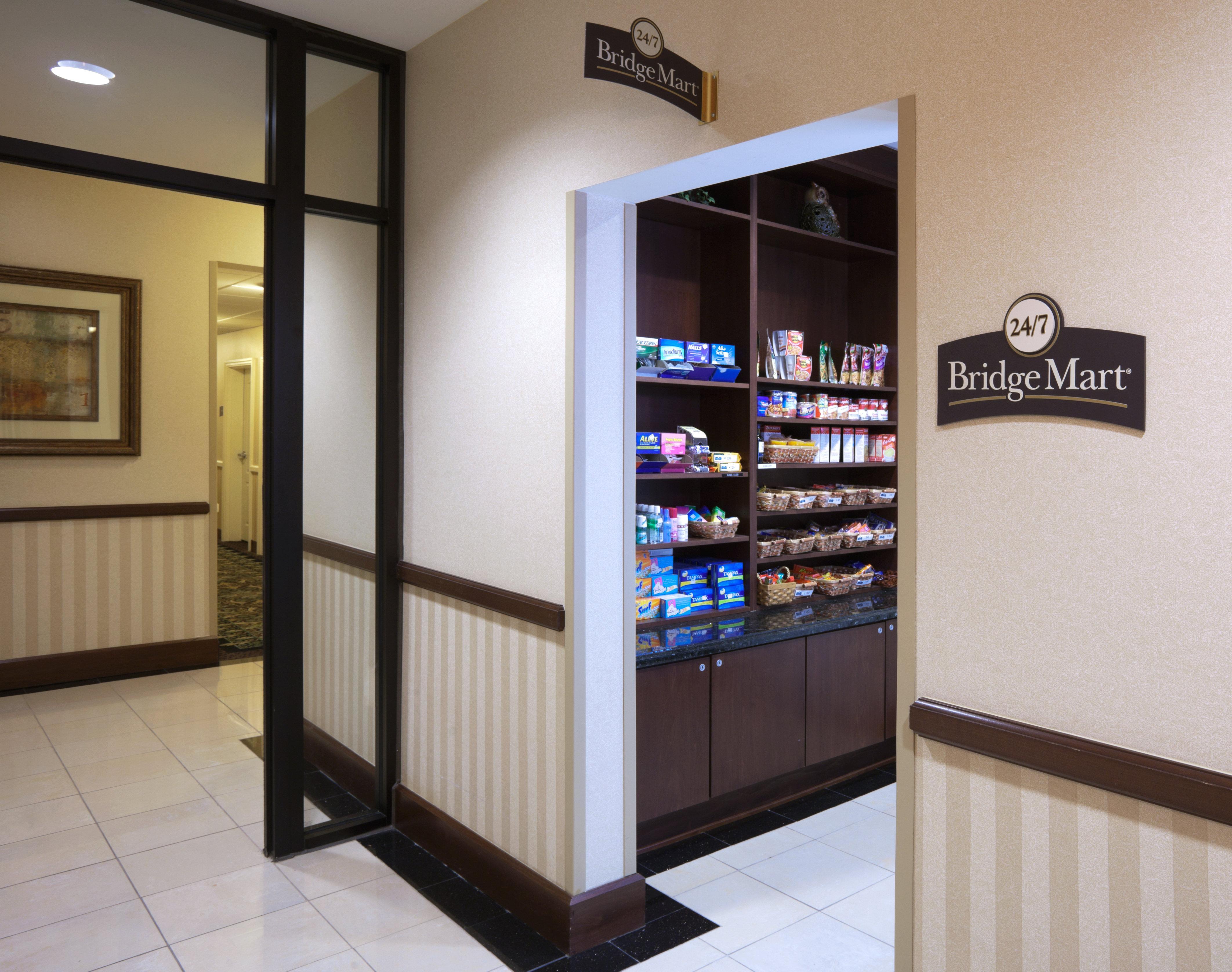Staybridge Suites Lafayette-Airport By Ihg Зручності фото